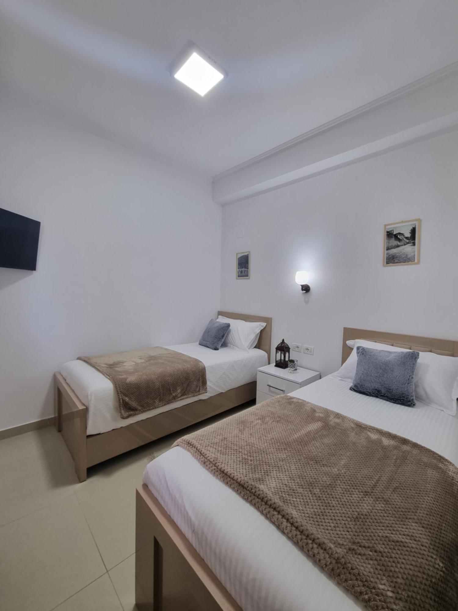Guest House Mario Berat Exterior photo